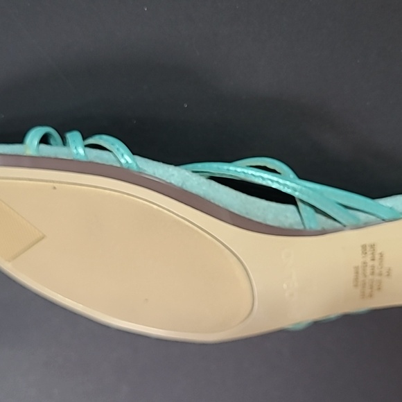 Bandolino Sz 8M Turquoise Sandal w/Stone Detail Kitten Heel Slip-on - Picture 6 of 11